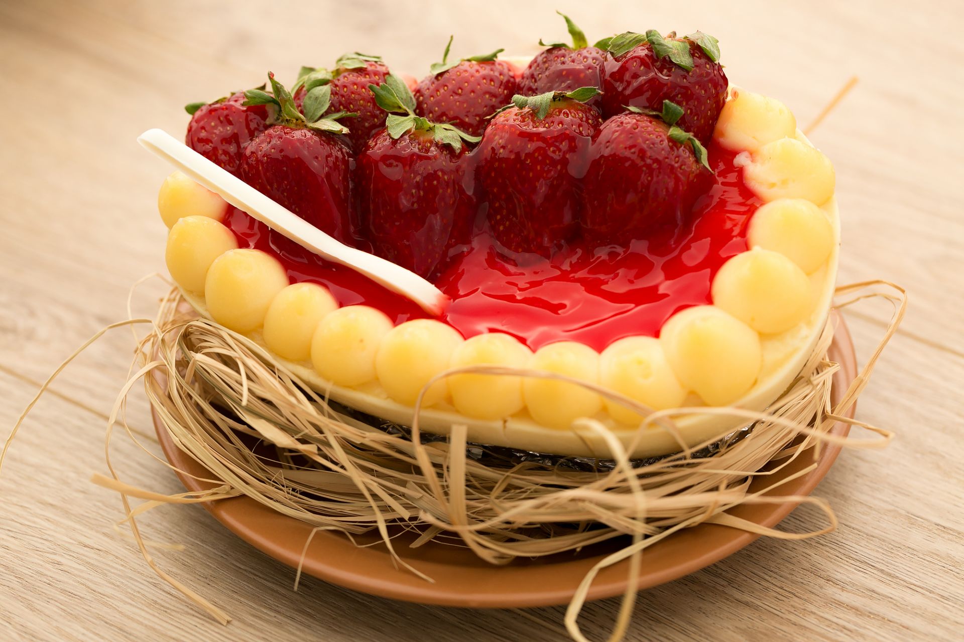 Ovo de Colher de Morango com Creme